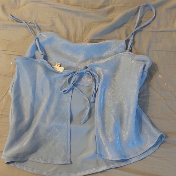 Cowl neck open back tie blouse - Picture 2 of 3